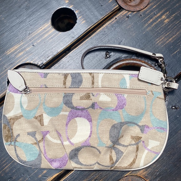 Coach Large Fabric & Leather Wristlet- Fits All Cell Phone Sizes! - Picture 3 of 11